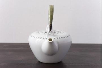 アンティーク雑貨　昭和期　日本陶器・ノリタケ(則武)　箱付き　洋モダンなデザインの茶器4客セット