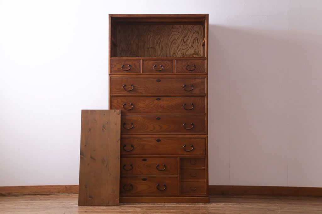 アンティーク家具　和製アンティーク　銅金具　ケヤキ・栃の木　玉杢と縮杢が目を引く上質な重ね箪笥(衣装箪笥)