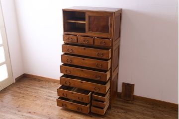 アンティーク家具　和製アンティーク　銅金具　ケヤキ・栃の木　玉杢と縮杢が目を引く上質な重ね箪笥(衣装箪笥)