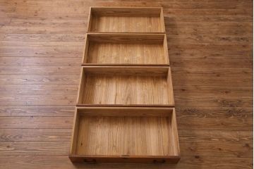 アンティーク家具　和製アンティーク　銅金具　ケヤキ・栃の木　玉杢と縮杢が目を引く上質な重ね箪笥(衣装箪笥)