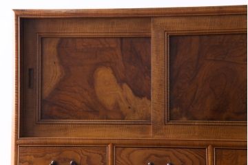 アンティーク家具　和製アンティーク　銅金具　ケヤキ・栃の木　玉杢と縮杢が目を引く上質な重ね箪笥(衣装箪笥)