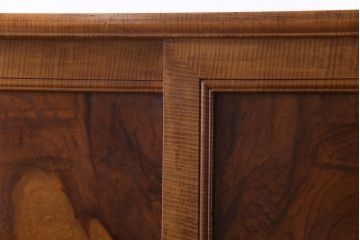 アンティーク家具　和製アンティーク　銅金具　ケヤキ・栃の木　玉杢と縮杢が目を引く上質な重ね箪笥(衣装箪笥)