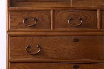 アンティーク家具　和製アンティーク　銅金具　ケヤキ・栃の木　玉杢と縮杢が目を引く上質な重ね箪笥(衣装箪笥)
