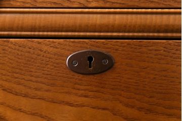 アンティーク家具　和製アンティーク　銅金具　ケヤキ・栃の木　玉杢と縮杢が目を引く上質な重ね箪笥(衣装箪笥)