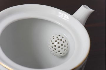 アンティーク雑貨　昭和期　日本陶器・ノリタケ(則武)　クラシカルなデザインの茶器5客セット