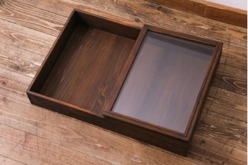 アンティーク雑貨　昭和レトロ　落ち着いた色合いが魅力の木製コレクションケース(ガラスケース・収納箱)(1)