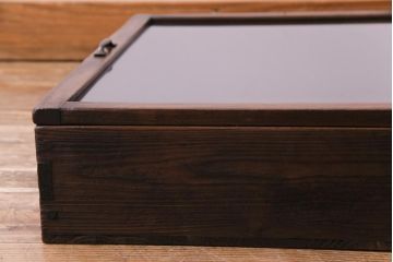 アンティーク雑貨　昭和レトロ　落ち着いた色合いが魅力の木製コレクションケース(ガラスケース・収納箱)(1)