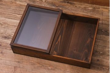 アンティーク雑貨　昭和レトロ　落ち着いた色合いが魅力の木製コレクションケース(ガラスケース・収納箱)(2)