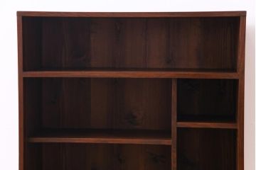 レトロ家具　昭和レトロ　引き戸の横桟がアクセントの味わいある戸棚(収納棚)