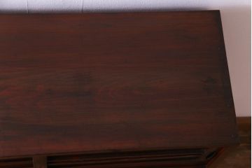 レトロ家具　昭和レトロ　引き戸の横桟がアクセントの味わいある戸棚(収納棚)