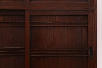 レトロ家具　昭和レトロ　引き戸の横桟がアクセントの味わいある戸棚(収納棚)