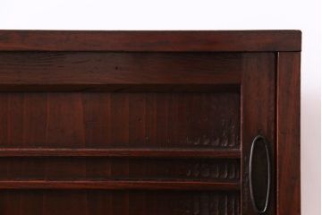 レトロ家具　昭和レトロ　引き戸の横桟がアクセントの味わいある戸棚(収納棚)