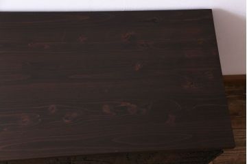 アンティーク家具　和製アンティーク　鉄脚付き　鋲金具が目を引く観音開き戸の箪笥ローチェスト(引き出し、テレビボード)