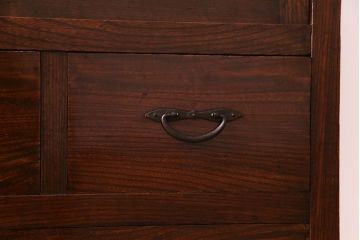 アンティーク家具　和製アンティーク　漆塗り　結霜ガラス入り　杢目が目を引く前面ケヤキ材の戸棚(収納棚、キャビネット)