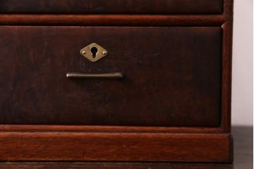 アンティーク家具　和製アンティーク　楠材　漆塗り　艶やかな質感が魅力的な上手物の小引き出し
