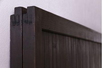 和製アンティーク　ヒノキ材　洗練された和モダンの空間におすすめの平格子戸2枚セット　(R-031280)