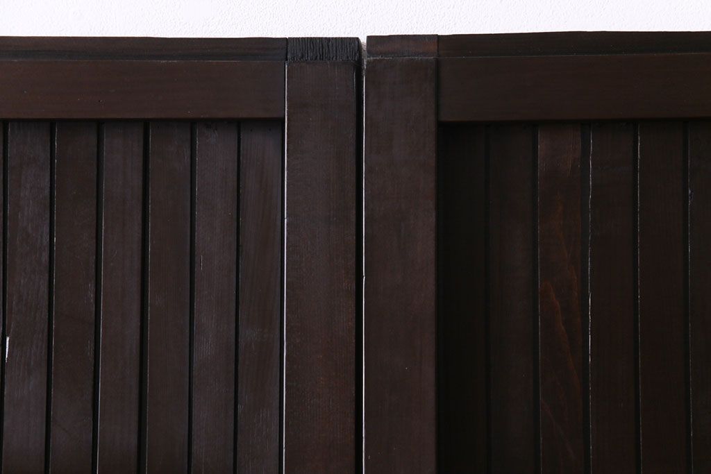 和製アンティーク　ヒノキ材　洗練された和モダンの空間におすすめの平格子戸2枚セット　(R-031280)