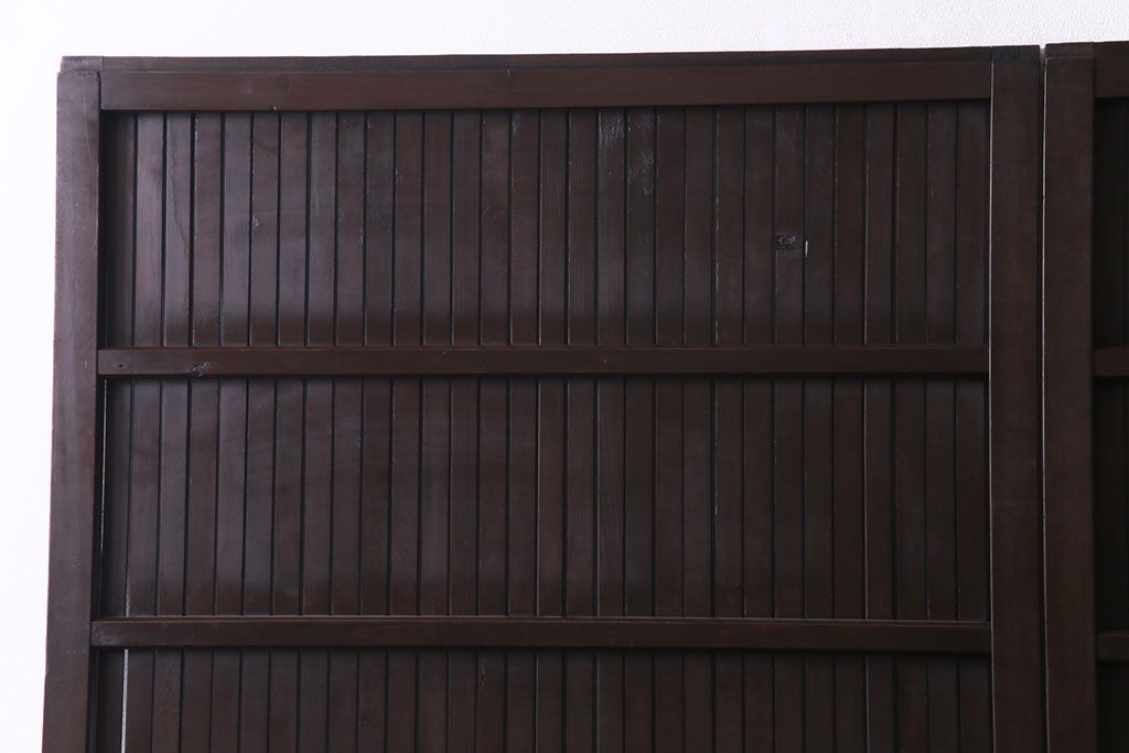 和製アンティーク　ヒノキ材　洗練された和モダンの空間におすすめの平格子戸2枚セット　(R-031280)