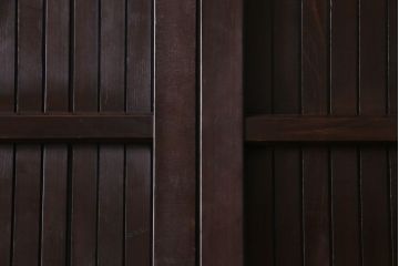 和製アンティーク　ヒノキ材　洗練された和モダンの空間におすすめの平格子戸2枚セット　(R-031280)