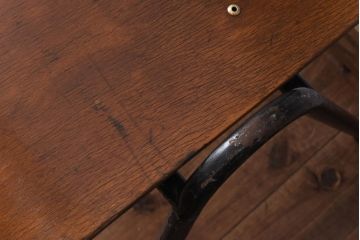 ヴィンテージ家具　イギリスビンテージ　レトロな雰囲気が漂うスクールチェア(鉄脚チェア、椅子)(1)