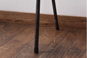 ヴィンテージ家具　イギリスビンテージ　レトロな雰囲気が漂うスクールチェア(鉄脚チェア、椅子)(1)