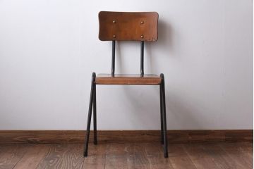 ヴィンテージ家具　イギリスビンテージ　レトロな雰囲気が漂うスクールチェア(鉄脚チェア、椅子)(3)