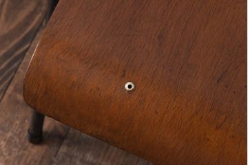 ヴィンテージ家具　イギリスビンテージ　レトロな雰囲気が漂うスクールチェア(鉄脚チェア、椅子)(3)
