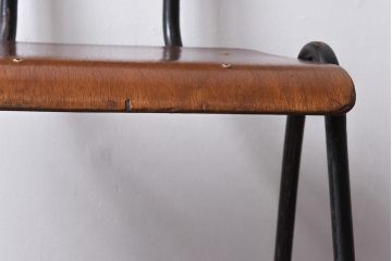 ヴィンテージ家具　イギリスビンテージ　レトロな雰囲気が漂うスクールチェア(鉄脚チェア、椅子)(3)