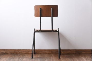 ヴィンテージ家具　イギリスビンテージ　レトロな雰囲気が漂うスクールチェア(鉄脚チェア、椅子)(3)