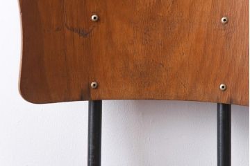 ヴィンテージ家具　イギリスビンテージ　レトロな雰囲気が漂うスクールチェア(鉄脚チェア、椅子)