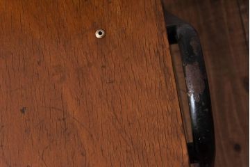 ヴィンテージ家具　イギリスビンテージ　レトロな雰囲気が漂うスクールチェア(鉄脚チェア、椅子)