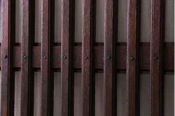 和製アンティーク　上品な和の演出におすすめのガラス入り格子蔵戸(格子戸、引き戸、建具、玄関戸)
