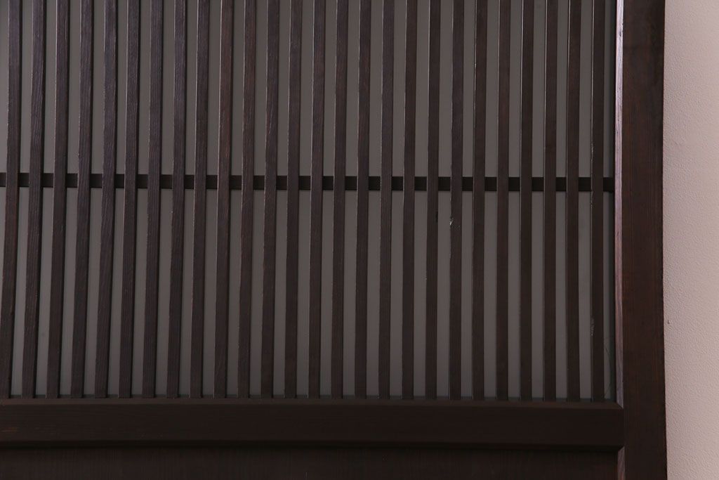 和製アンティーク　ヒノキ材　落ち着きと品のあるガラス入り格子蔵戸(格子戸、建具、引き戸、玄関戸)