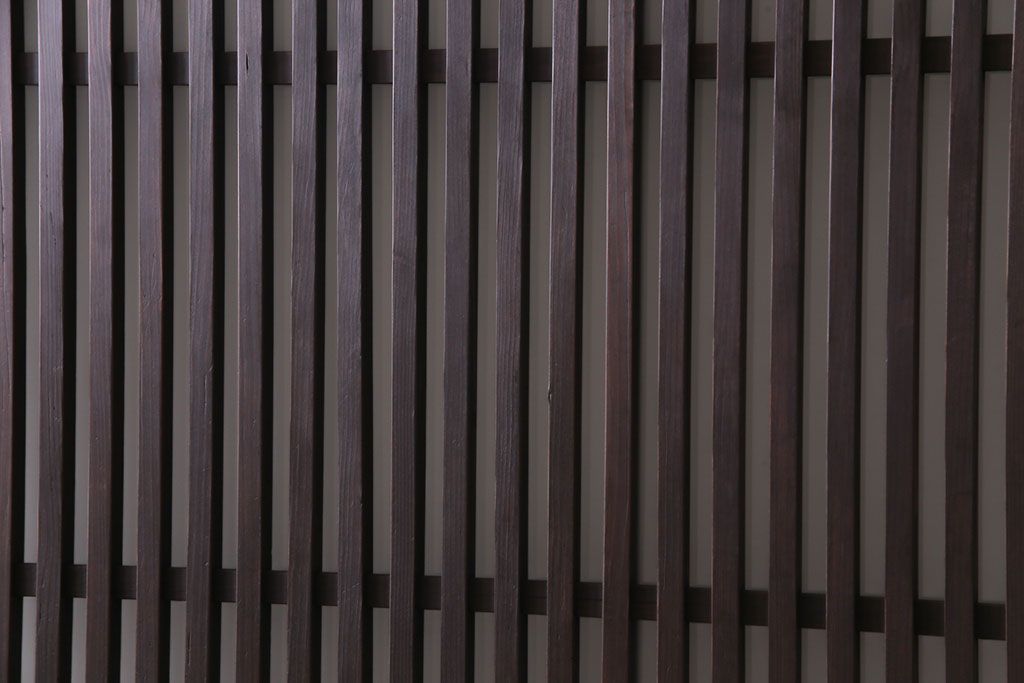 和製アンティーク　ヒノキ材　落ち着きと品のあるガラス入り格子蔵戸(格子戸、建具、引き戸、玄関戸)