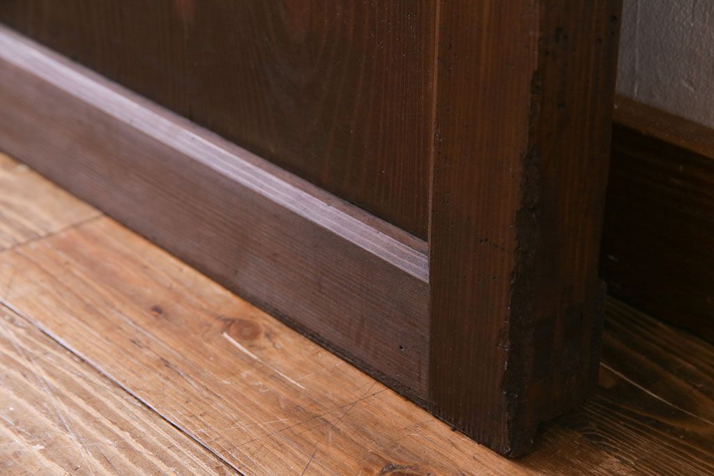 和製アンティーク　ヒノキ材　落ち着きと品のあるガラス入り格子蔵戸(格子戸、建具、引き戸、玄関戸)