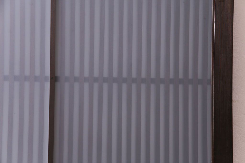 和製アンティーク　ヒノキ材　落ち着きと品のあるガラス入り格子蔵戸(格子戸、建具、引き戸、玄関戸)