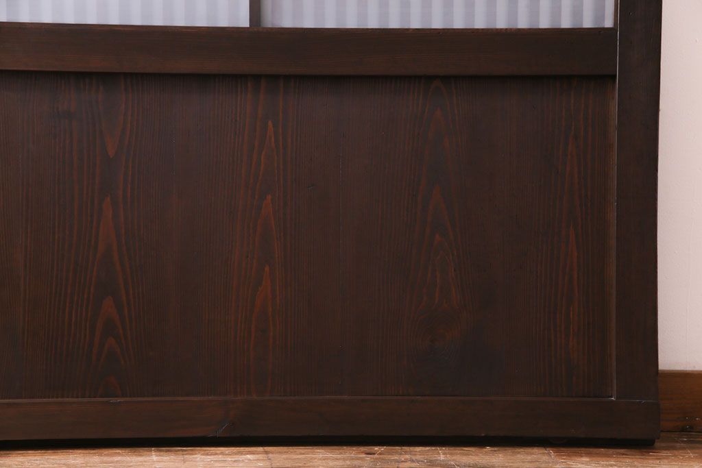 和製アンティーク　ヒノキ材　落ち着きと品のあるガラス入り格子蔵戸(格子戸、建具、引き戸、玄関戸)