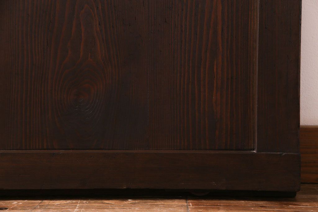 和製アンティーク　ヒノキ材　落ち着きと品のあるガラス入り格子蔵戸(格子戸、建具、引き戸、玄関戸)