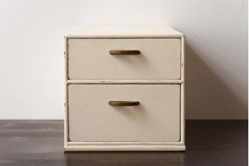 アンティーク家具　ペイント　卓上サイズ　シャビーな風合いがお洒落な小引き出し