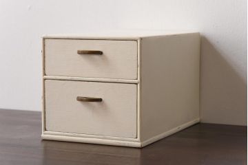 アンティーク家具　ペイント　卓上サイズ　シャビーな風合いがお洒落な小引き出し