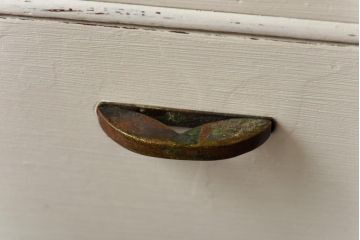 アンティーク家具　ペイント　卓上サイズ　シャビーな風合いがお洒落な小引き出し