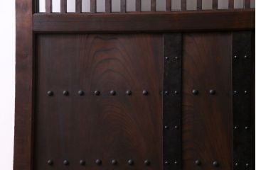 和製アンティーク　明治期　幅広で存在感のあるガラス入り格子蔵戸(格子戸、引き戸、建具、玄関戸)