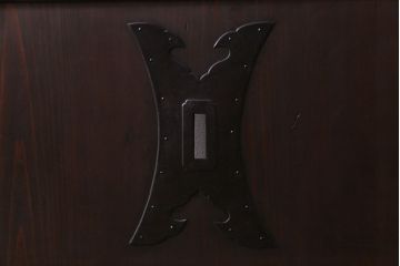 和製アンティーク　ヒノキ材　開放感のある作りのガラス入り格子蔵戸(引き戸、格子戸、建具、玄関戸)