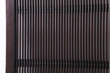 和製アンティーク　ガラス入り　亀の意匠が施された格子蔵戸(引き戸、ガラス戸、建具、玄関戸)