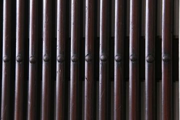 和製アンティーク　ガラス入り　亀の意匠が施された格子蔵戸(引き戸、ガラス戸、建具、玄関戸)