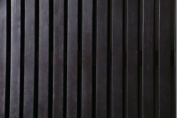 和製アンティーク　明治期　ケヤキ・ヒノキ材　縦桟が目を引く格子蔵戸(格子戸、引き戸、建具、玄関戸)