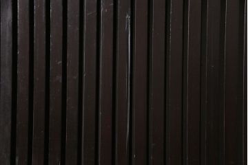 和製アンティーク　明治期　ケヤキ・ヒノキ材　縦桟が目を引く格子蔵戸(格子戸、引き戸、建具、玄関戸)