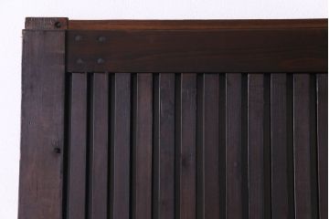 和製アンティーク　明治期　ケヤキ・ヒノキ材　縦桟が目を引く格子蔵戸(格子戸、引き戸、建具、玄関戸)