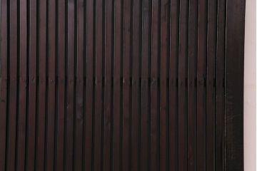 和製アンティーク　明治期　ケヤキ・ヒノキ材　縦桟が目を引く格子蔵戸(格子戸、引き戸、建具、玄関戸)