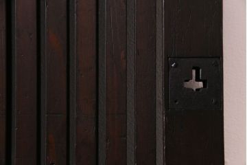 和製アンティーク　明治期　ケヤキ・ヒノキ材　縦桟が目を引く格子蔵戸(格子戸、引き戸、建具、玄関戸)